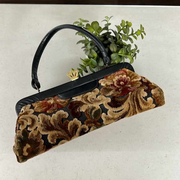 Handbags - Vintage carpet bag